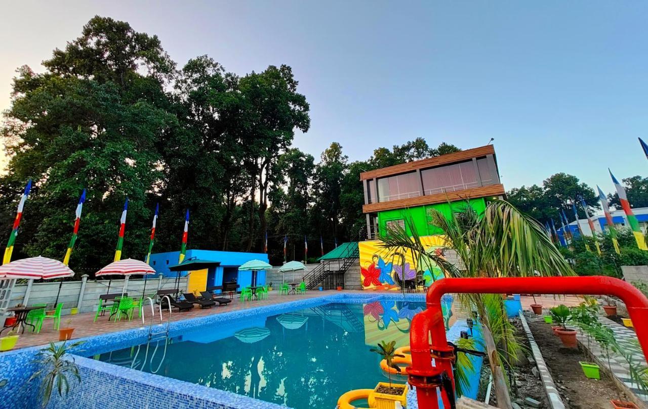 Green Vista Resort Chalsa Exterior photo