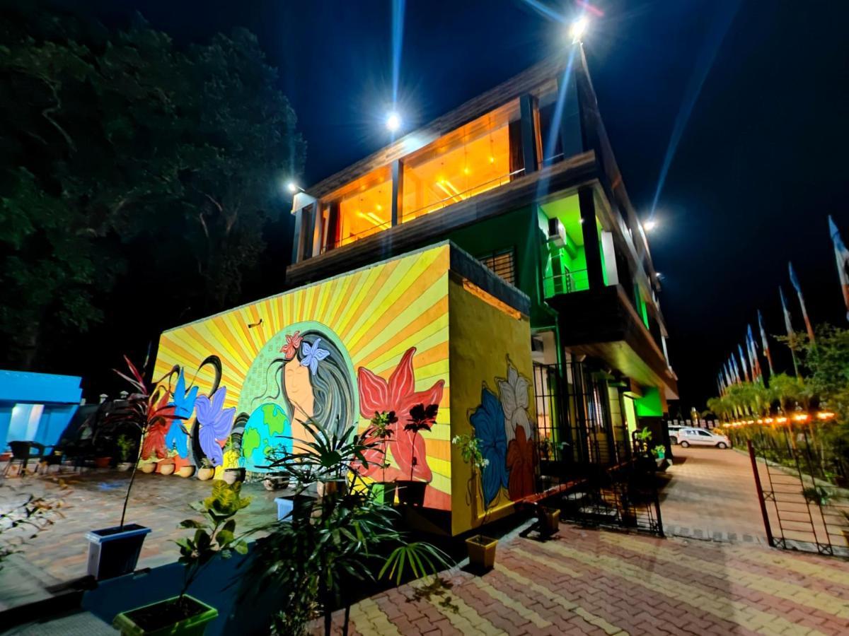 Green Vista Resort Chalsa Exterior photo